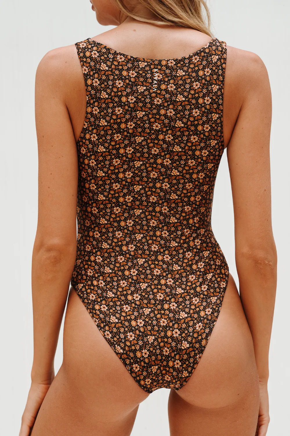 Botanica Noir Zephyr Surf Suit - Image 6